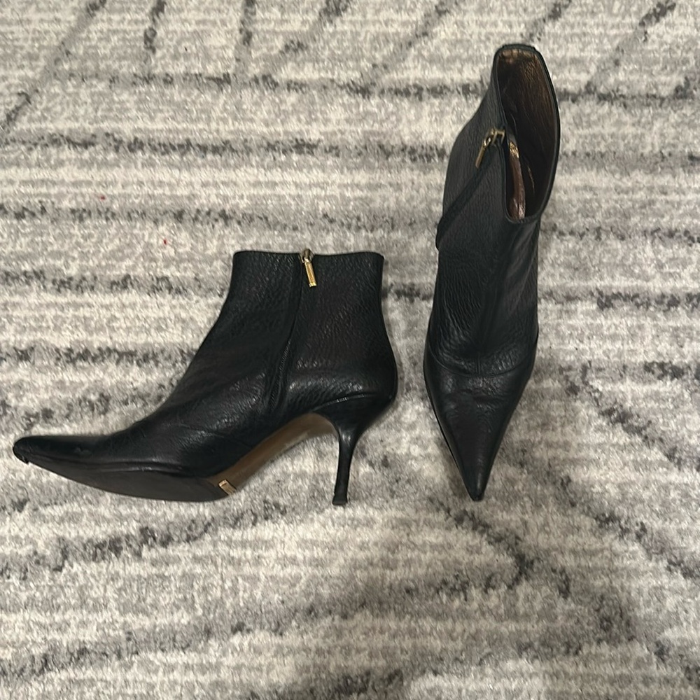 Dolce & Gabbana Booties, pointed toe, black soft pebble leather, made Italy 38